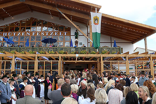 Oktoberfest Zelte: Schützen Festzelt (vorm. Schützen Festhalle) Löwenbräu (©Foto: Martin Schmitz)